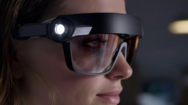 港联配资 超越Meta Quest和Vision Pro的未来：智能眼镜将重新定义VR